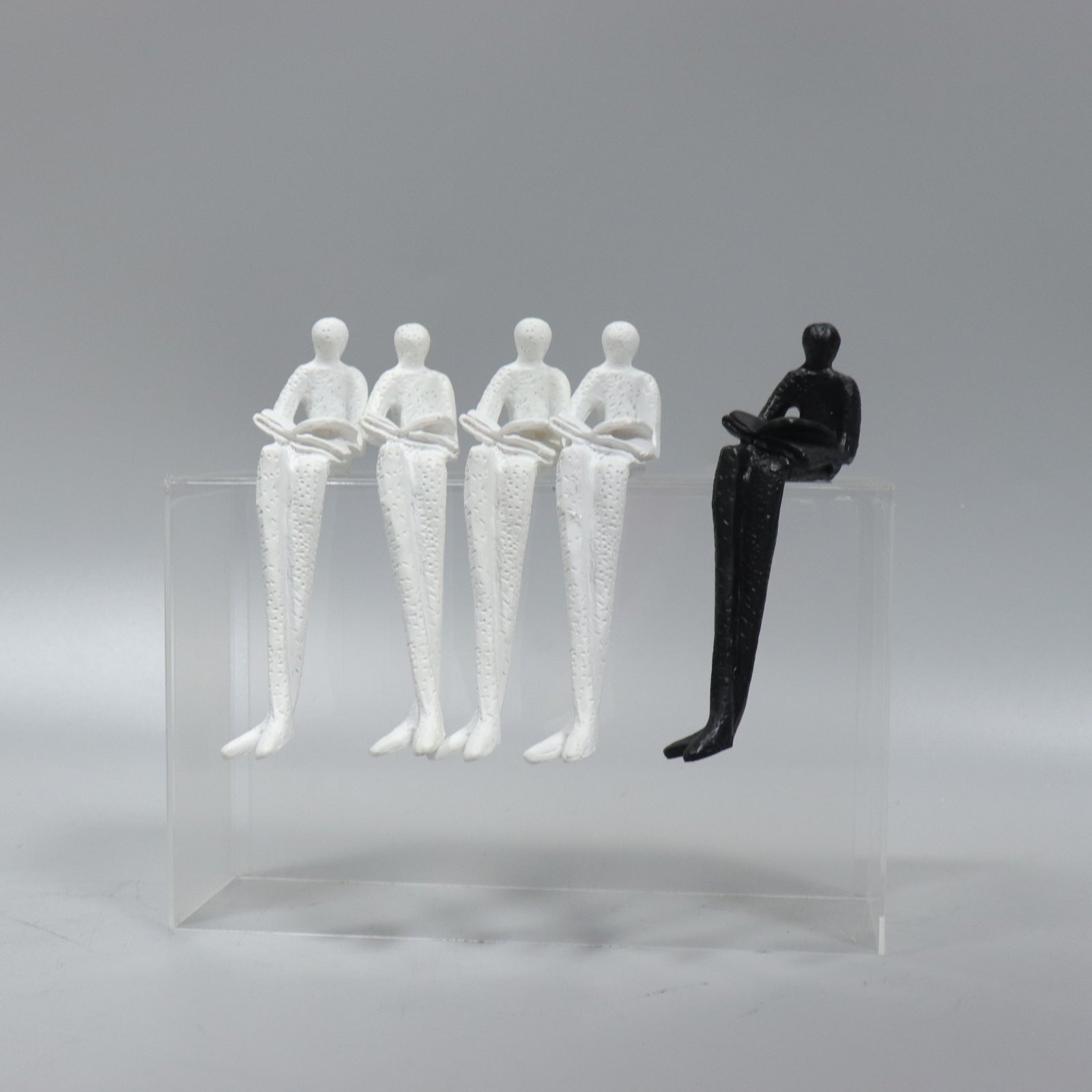 5-Pack Minimalist Abstract Reading Long-Legged Human Figurines